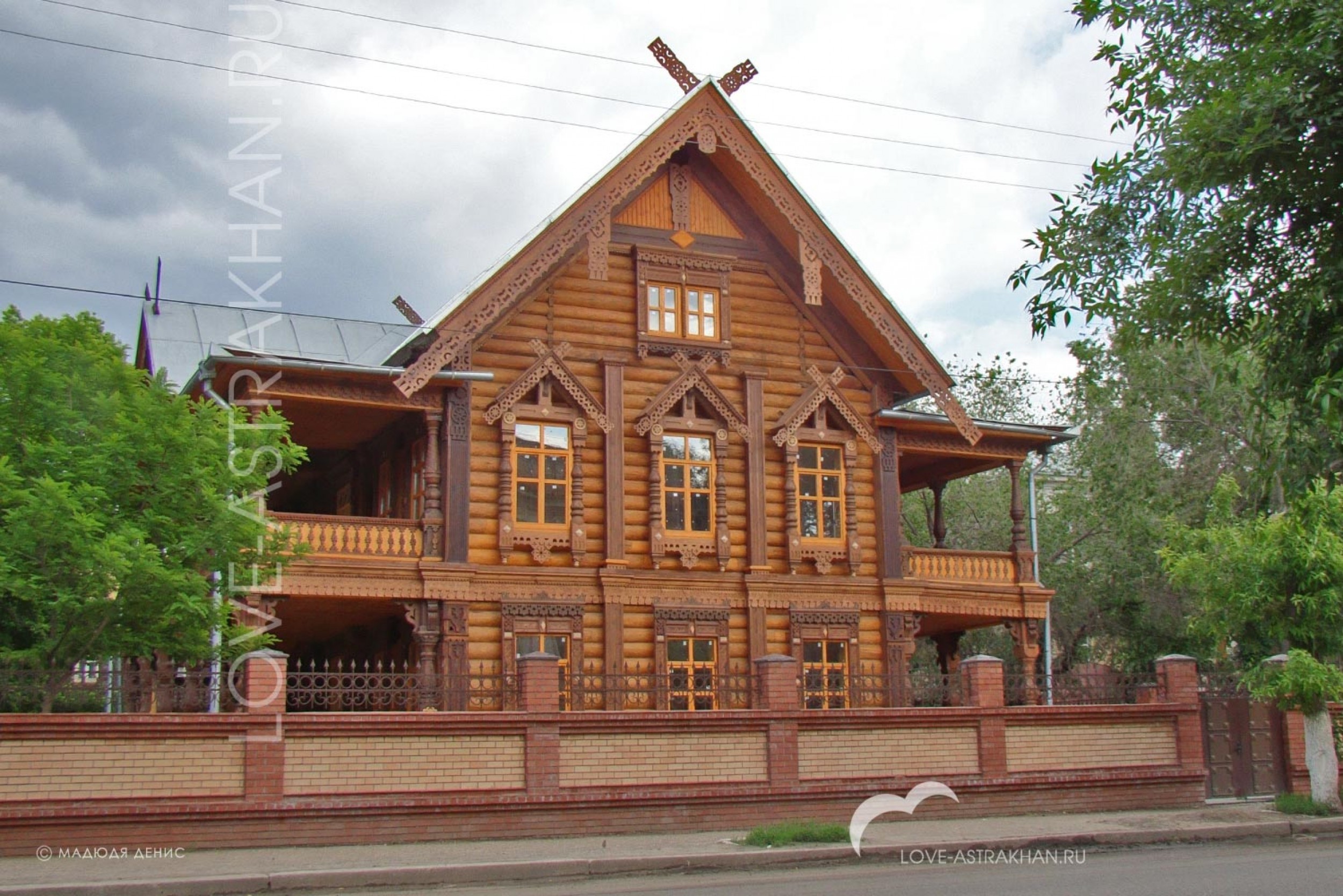 Западный фасад (главный) Дома Тетюшинова