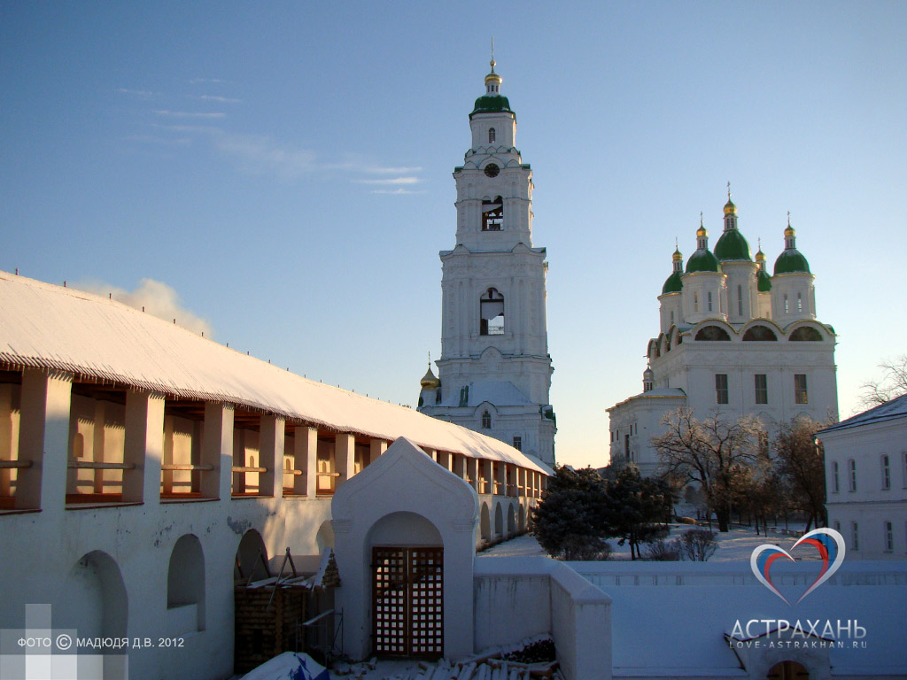Успенский собор и Пречистенская колокольня (Астраханский кремль)