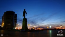 Памятник Петру Великому на закате)