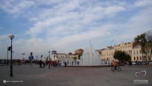 Светомузыкальный фонтан «Петровский» на городской набережной Астрахани)
