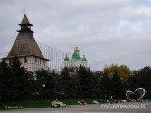 Площадь им. Ленина, слева Житная башня Астраханского кремля)