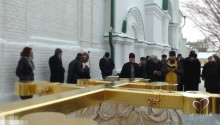 Освещение креста на колокольню Благовещенского монастыря)