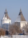 Башни кремля: «Красные ворота» и Крымская башня)