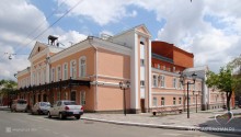 Здание зимнего театра Н. И. Плотникова