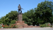 Памятник погибшим за установление советской власти)